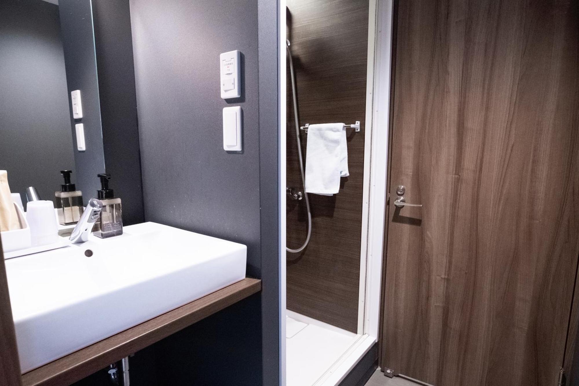 Hotel Wayfarer Shinsaibashi Ōsaka Zimmer foto