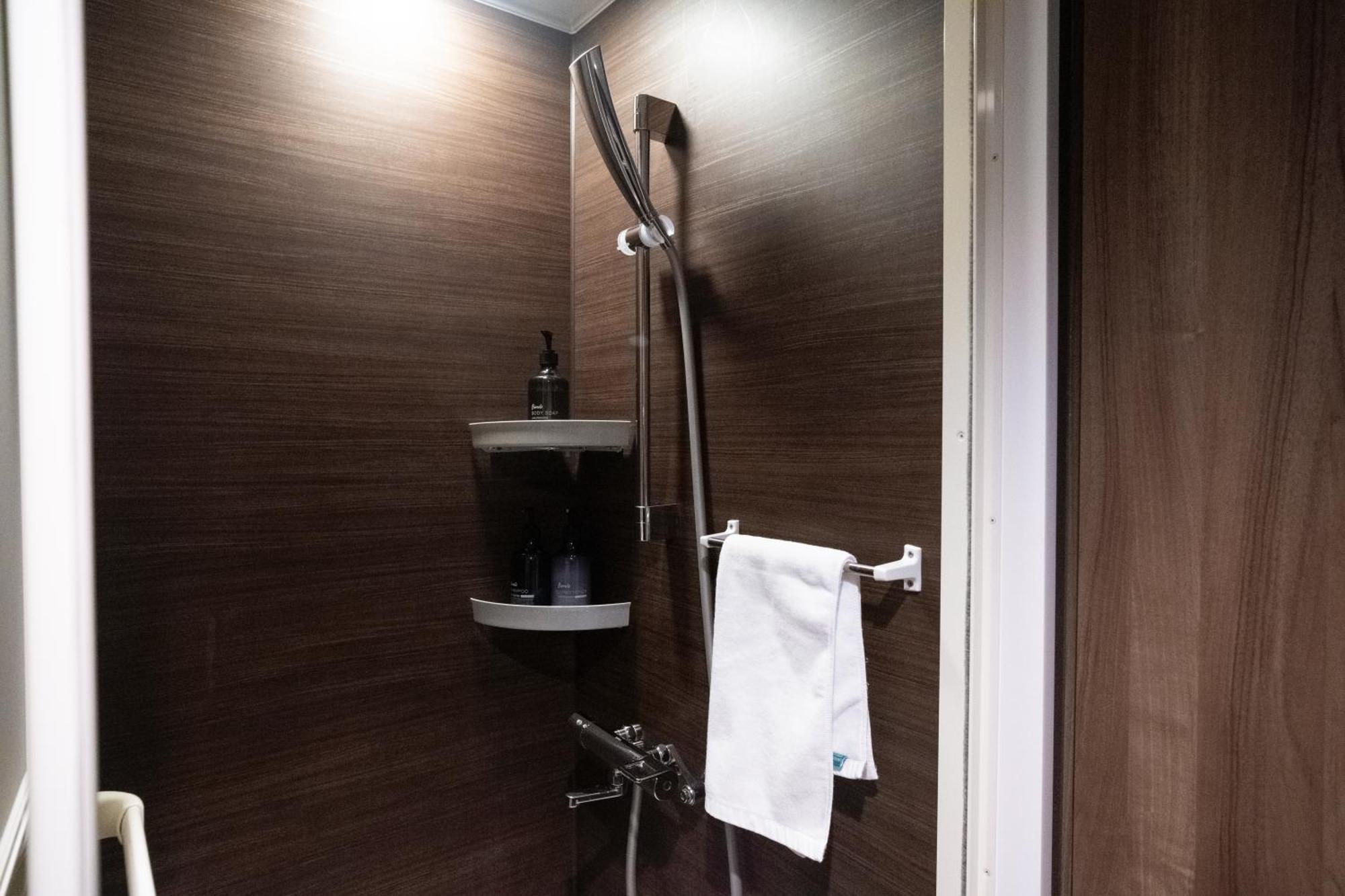 Hotel Wayfarer Shinsaibashi Ōsaka Zimmer foto
